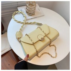 High-end bags for women spring and summer 2024 new fashion single shoulder armpit bag commuting niche design chain small square bag
