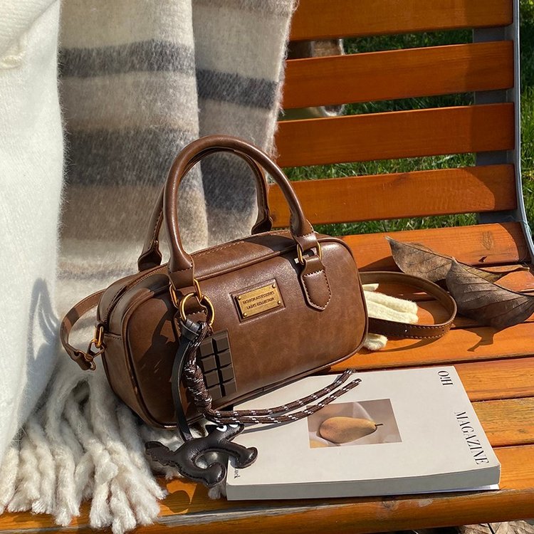 Foreign Trade Portable 2024 Autumn and Winter New Fashion Bag Women's Boston Pillow Bag Retro Versatile Shoulder Messenger Bag