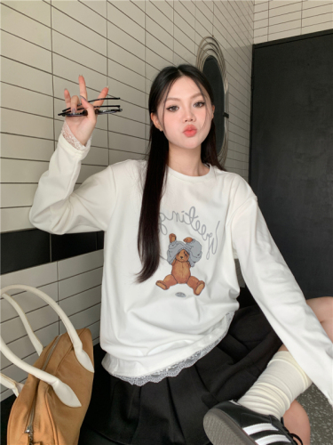 Wide and versatile pine bear print brushed patchwork lace inner and outer top