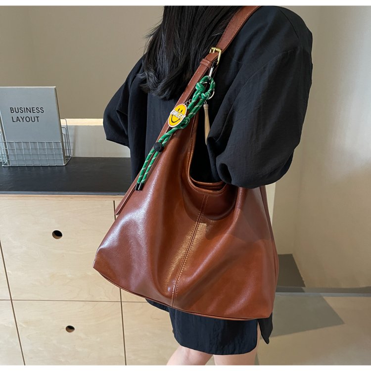 Autumn and winter retro large-capacity bags for women 2024 new casual versatile crossbody bag commuter shoulder bag tote bag