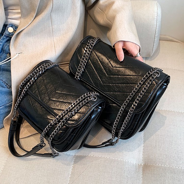 Niche women's chain bag 2024 spring and summer new style fashionable shoulder bag versatile commuting small square bag