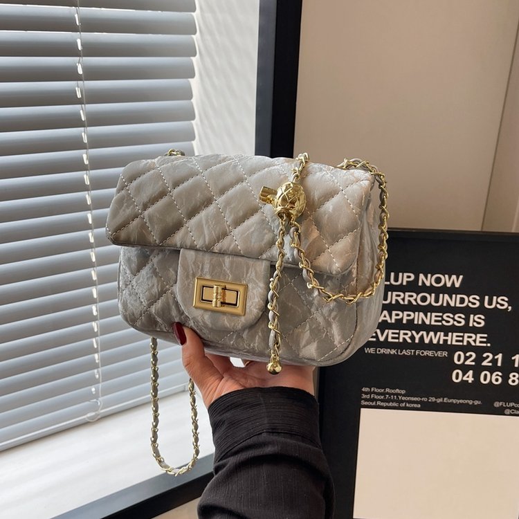 High-end textured popular chain bag 2024 autumn and winter new trendy fashion rhombus shoulder bag Western style simple crossbody bag