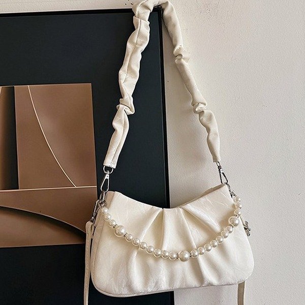 French versatile white pleated cloud bag for women 2024 new pearl chain armpit bag single shoulder crossbody bag for women
