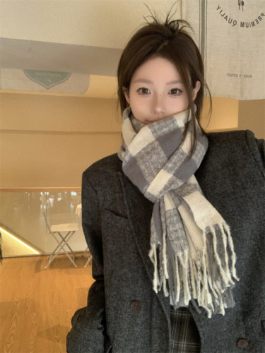 Korean style simple plaid scarf for women autumn and winter warm scarf New Year gift shawl