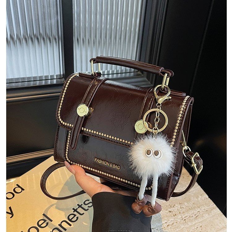 High-end handbags niche design shoulder bags for women 2024 autumn and winter new popular single shoulder hand-held crossbody bags