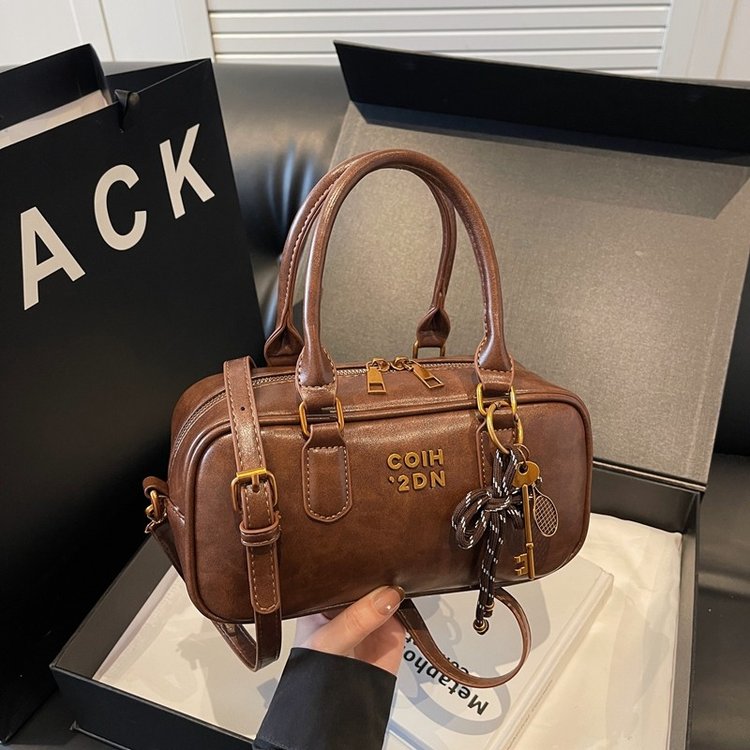 2024 Spring and Autumn New Fashion Versatile Horizontal Small Handbag Bowling Bag Small Bag Retro Pillow Bag Women’s Bag
