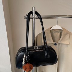 2024 Niche design high-end texture large-capacity shoulder armpit bag fashionable Korean style French baguette small square bag