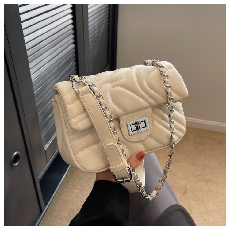 Niche ins high-end bag Xiaoxiangfeng embroidery thread lock chain bag fashionable and versatile single shoulder crossbody bag for women