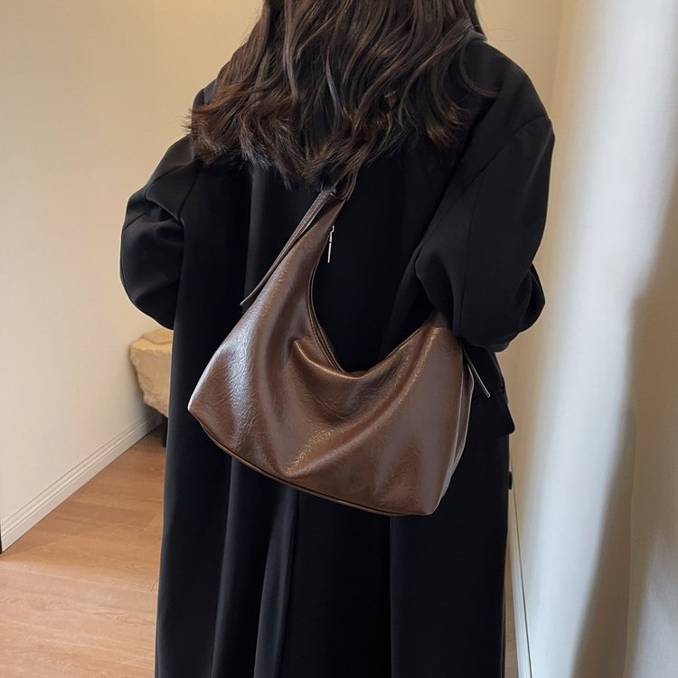 Korean retro style niche underarm bag women's new French tote bag versatile large capacity shoulder crossbody bag