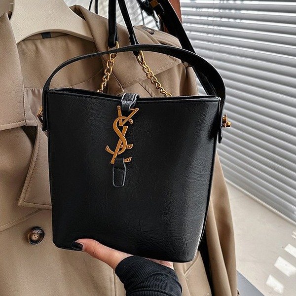 Hand-carrying high-end bags for women new 2024 spring and summer fashion versatile bucket bag niche simple casual shoulder bag