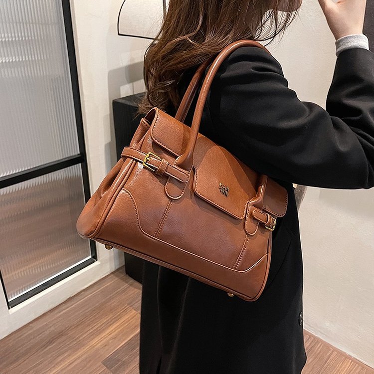 Portable commuting large-capacity tote bag for women 2024 new high-end light luxury niche design armpit briefcase