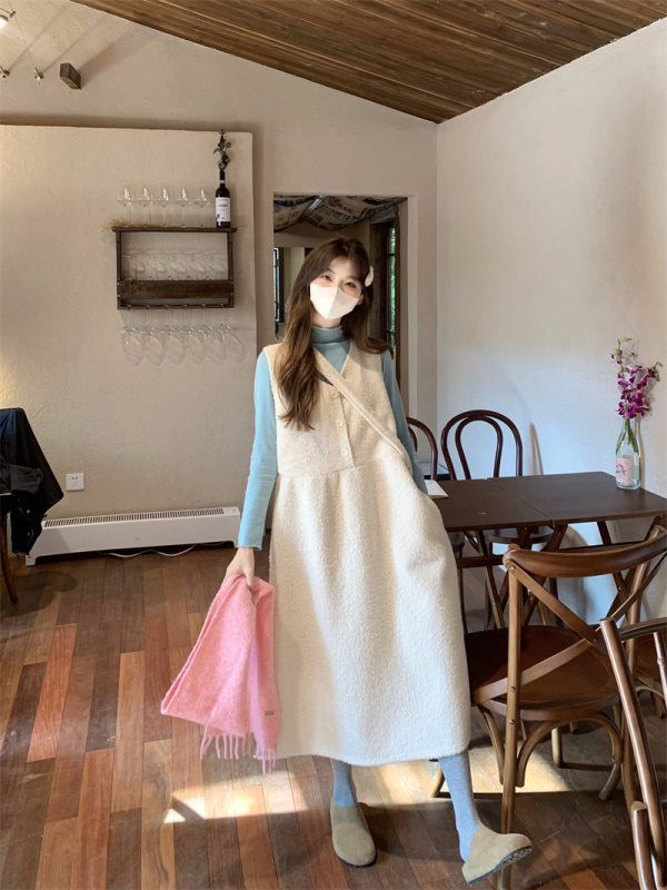 Loose and slim woolen vest skirt + long-sleeved bottoming shirt three-piece set with bag