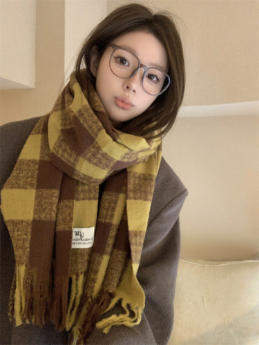 Korean style simple plaid scarf for women autumn and winter warm scarf New Year gift shawl
