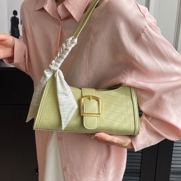 High-end niche design bag for women new spring all-match fashion shoulder armpit bag baguette bag