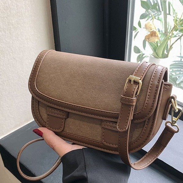 This autumn and winter popular saddle bag women's new fashion retro shoulder bag niche design versatile cross-body bag
