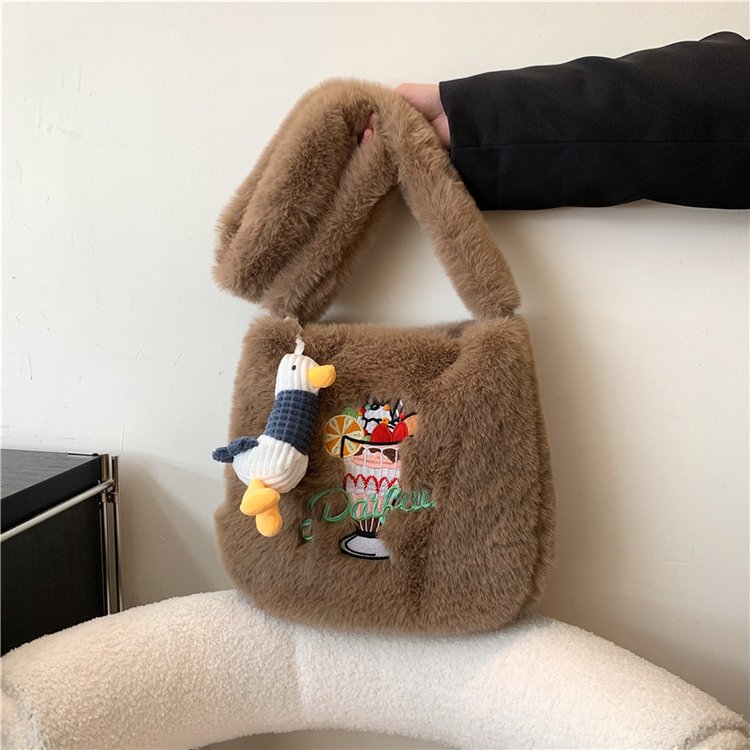 Girly cute ice cream plush bag women's bag 2024 new large capacity casual tote bag internet celebrity plush satchel