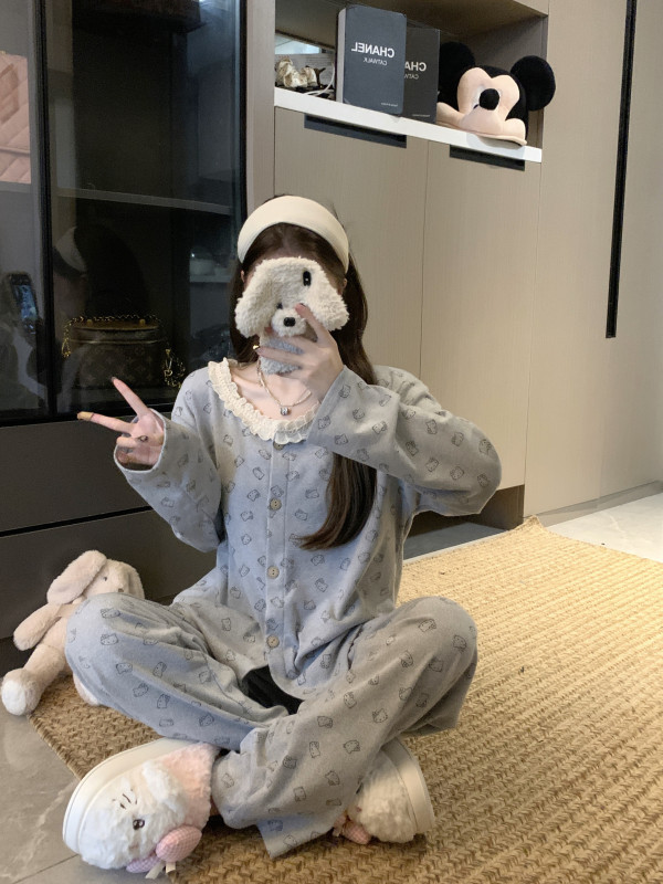 Autumn and winter German velvet brushed sweet lace round neck kitten pajamas home wear set