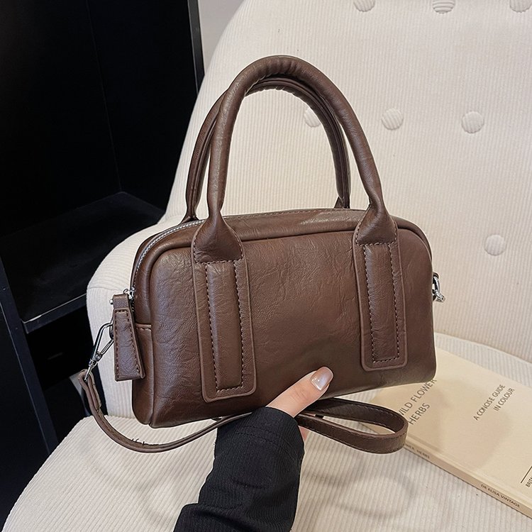 2024 autumn and winter new retro niche design suede Boston pillow bag fashionable one-shoulder cross-body handbag