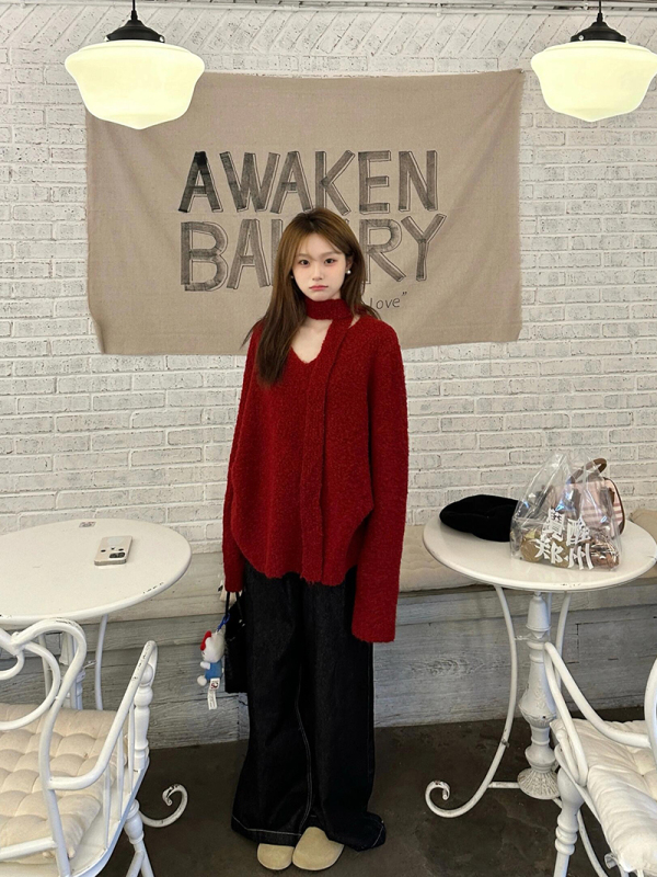 Lazy style red loose v-neck knitted sweater with ribbon
