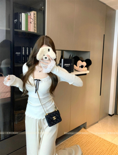 Pure lust-style lace splicing long-sleeved bottoming shirt for women in winter, slim-fitting knitted sweater