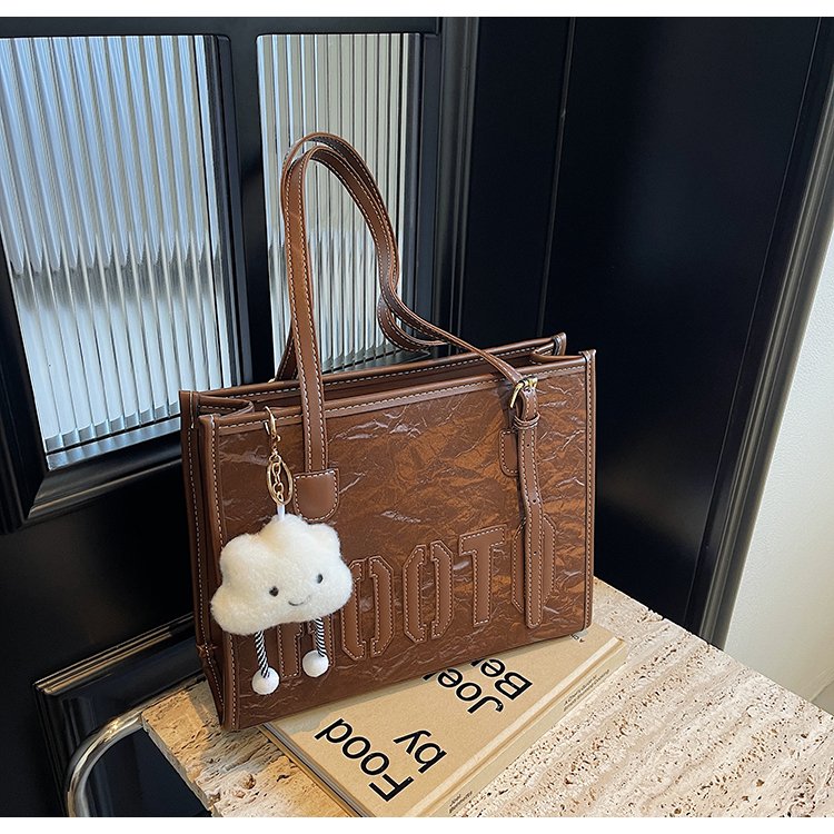 Letter casual class commuting retro tote bag 2024 new fashion trend large capacity shoulder bag crossbody bag