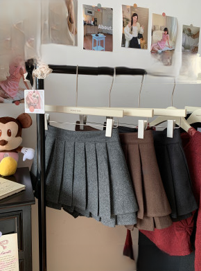 Age-reducing college style high-waisted woolen skirt for women in winter anti-exposure A-line skirt pleated skirt short skirt