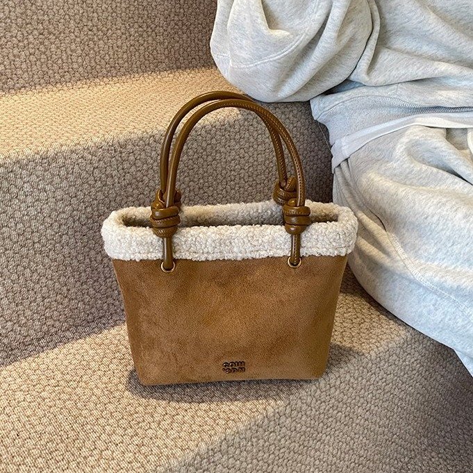 Cross-border winter handbags for women 2024 new Korean plush bags, versatile suede crossbody bags, small tote bags
