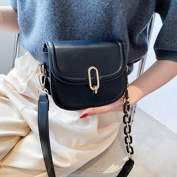 Spring and summer style small bags for female Internet celebrities, new trendy fashion crossbody bags, Korean style underarm saddle bags