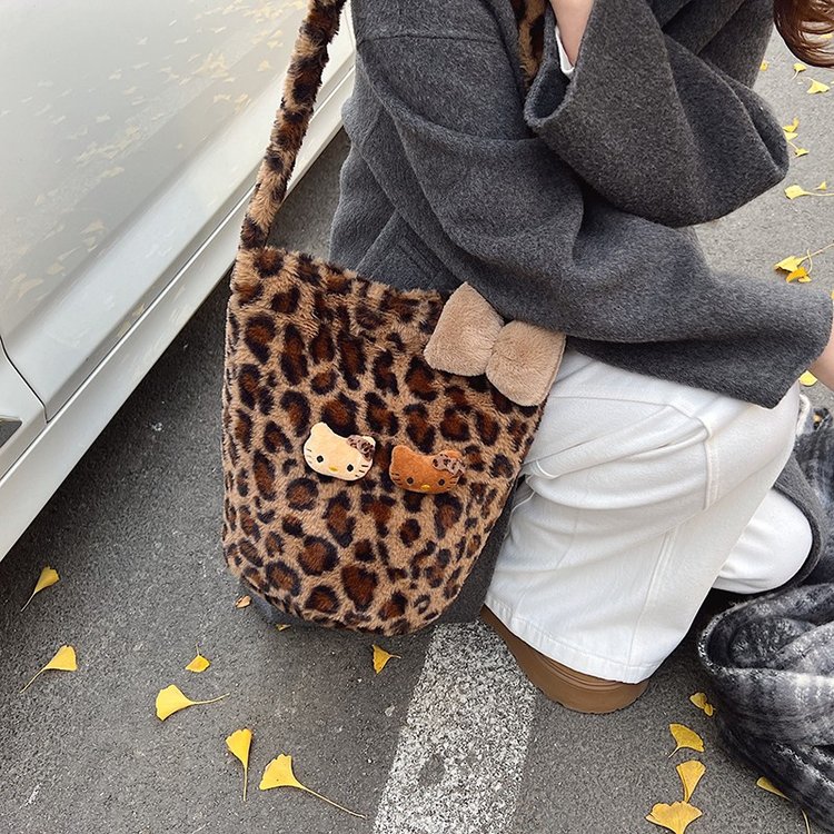 Winter leopard print plush bag for women 2024 new fashion portable bucket bag high-end versatile shoulder crossbody bag