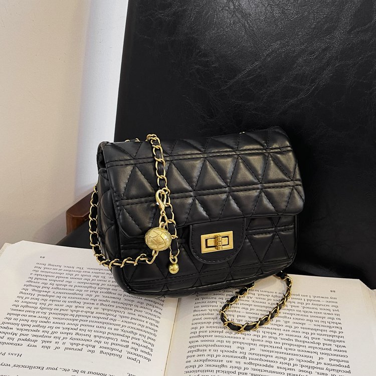High-end rhombus chain bag for women 2024 new style simple versatile small square bag western style niche single shoulder armpit bag