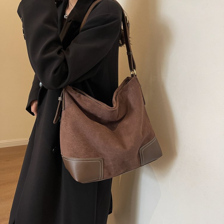 Retro suede large-capacity bag 2024 new autumn and winter women's bag single shoulder crossbody bag popular commuter tote bag