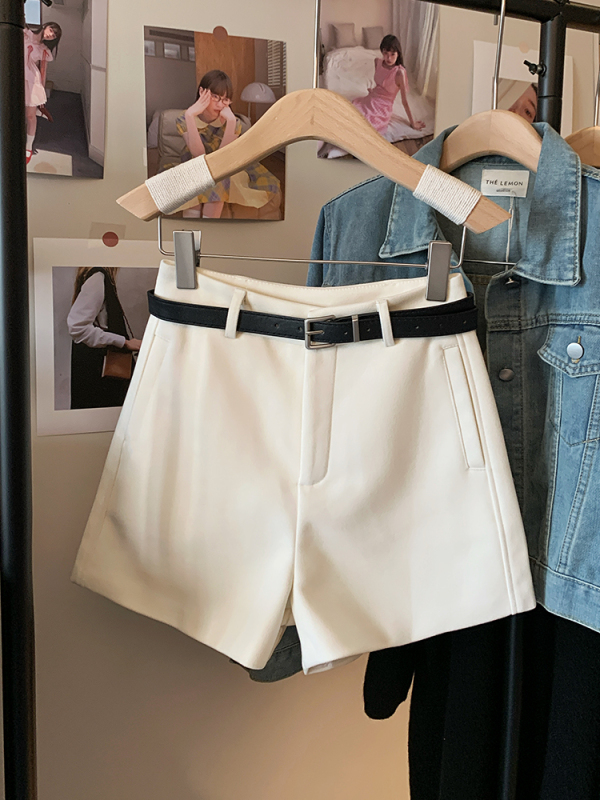Spot autumn and winter new black woolen shorts for women hot girl style high waist wide legs slimming leggings boot pants hot pants
