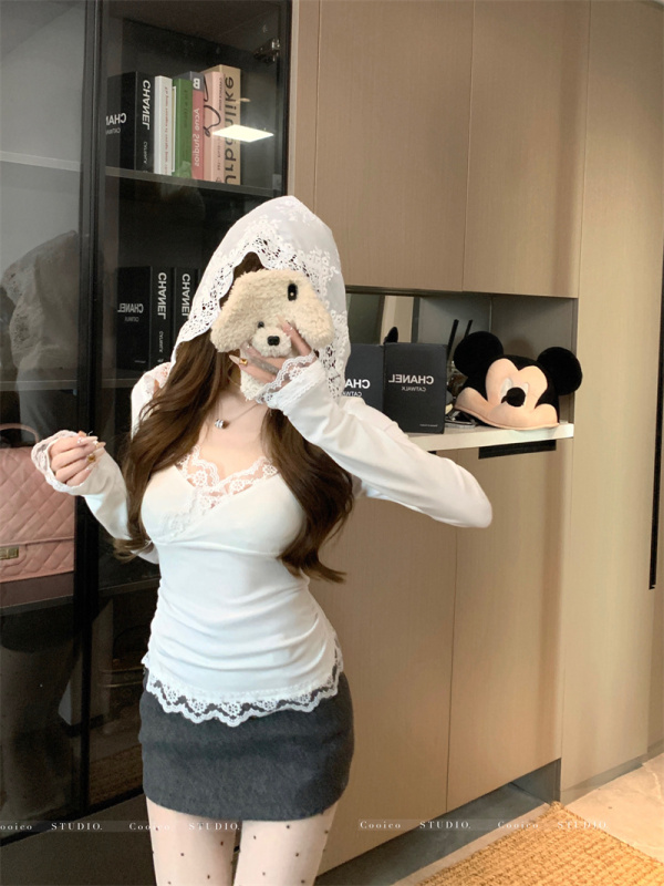 Pure Desire Lace Hooded Brushed Slim Long Sleeve Bottoming Shirt for Women