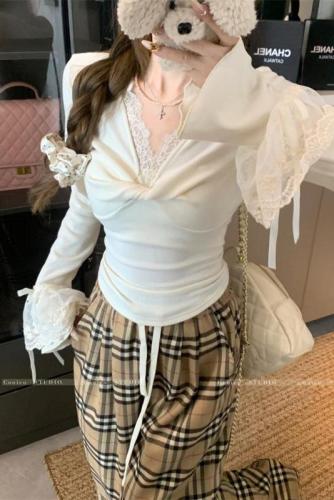 Pure desire v-neck long-sleeved T-shirt women's autumn and winter design lace inner bottoming shirt top