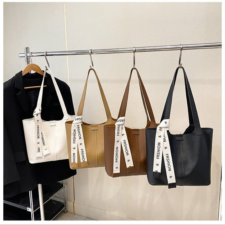 2024 new fashionable large-capacity mother-in-law bag summer simple women's bag popular shoulder bag commuter tote bag