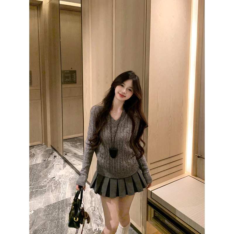 V-neck slim twist sweater women's autumn and winter long-sleeved knitted top