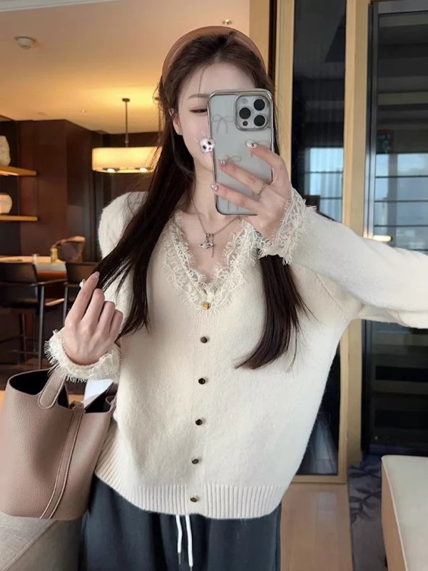 French clavicle unique and chic lace stitching pink sweater for women to wear with autumn and winter v-neck knitted bottoming shirt top