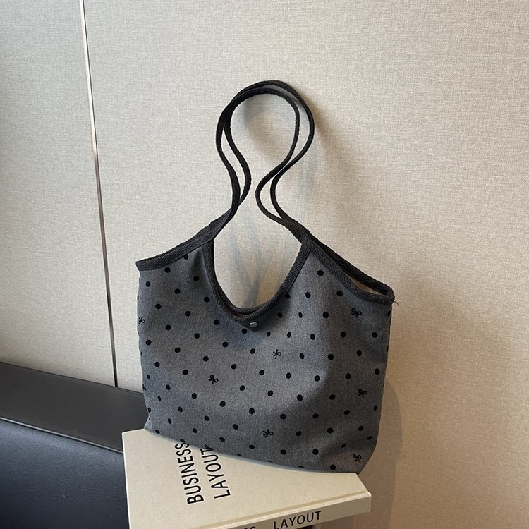 Large capacity armpit bag women's bag 2024 new summer fashion polka dot shoulder bag versatile commuter tote bag