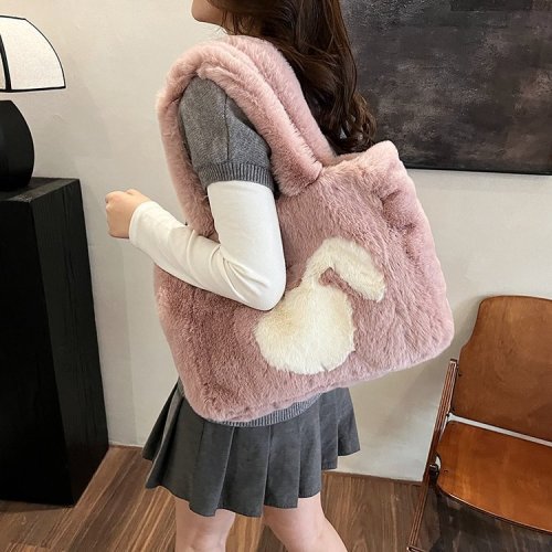 New Autumn and Winter Lazy Tote Bag 2024 Large Capacity Cute Furry Bag Women’s Fashion Versatile Shoulder Plush Bag