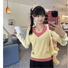 Yellow fake two-piece V-neck long-sleeved T-shirt for women in autumn new plaid splicing design niche inner layering top