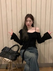 Designed ruffled one-shoulder top for women in early autumn Korean style sexy slim hot girl off-shoulder knitted T-shirt