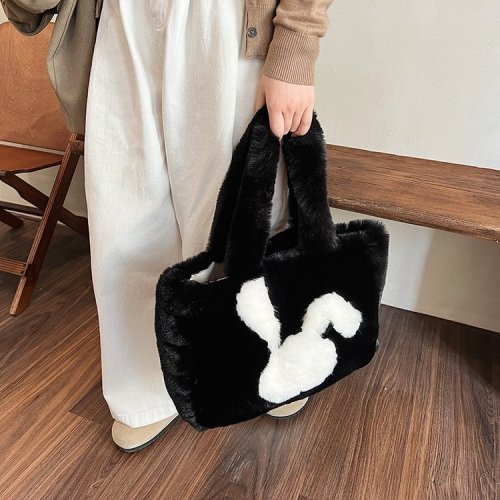 New Autumn and Winter Lazy Tote Bag 2024 Large Capacity Cute Furry Bag Women’s Fashion Versatile Shoulder Plush Bag
