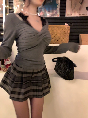 Fake two-piece lace spliced ​​off-shoulder long-sleeved T-shirt for women in autumn pure lust style slim-fitting bottoming shirt short top