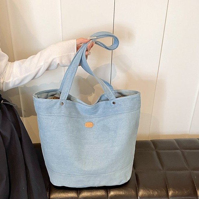 Casual soft-surface large-capacity denim bag for women 2024 new commuter shoulder bag college student class tote bag