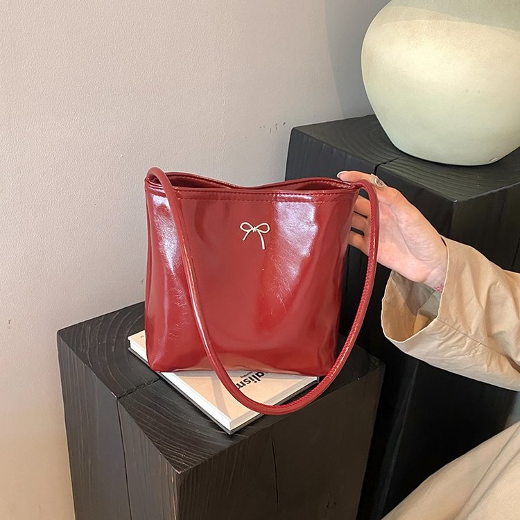 Korean style ins trend versatile bucket bag for women 2024 new fashion simple shoulder bag niche simple casual sense
