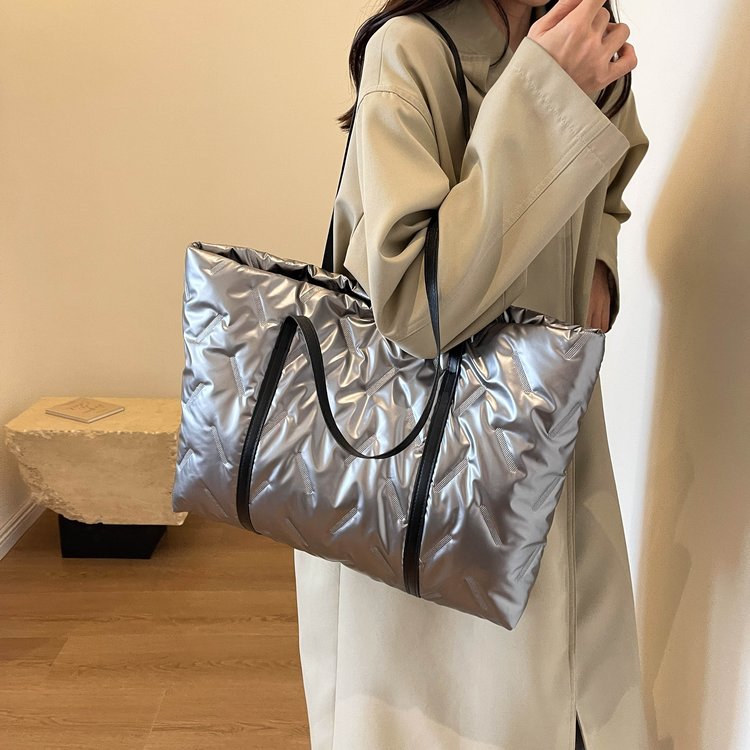 Cross-border bag women's large-capacity commuter crossbody bag 2024 new cotton clothing splicing cotton-filled nylon shoulder handbag