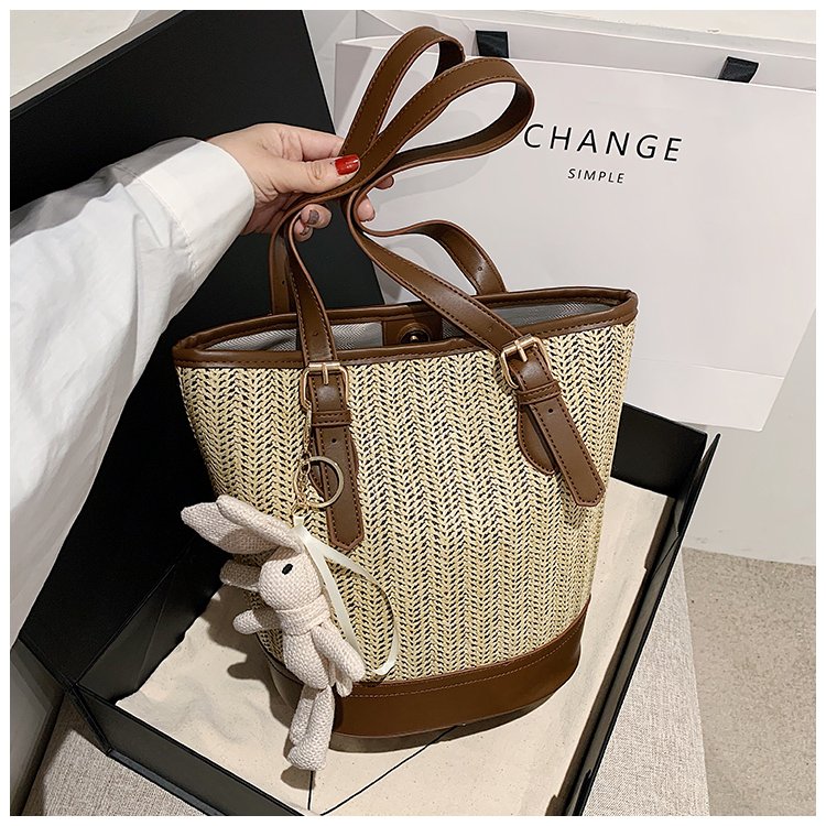 High-end armpit bag woven bag fashionable shoulder bag summer new women's bag beach bag simple bucket bag for women