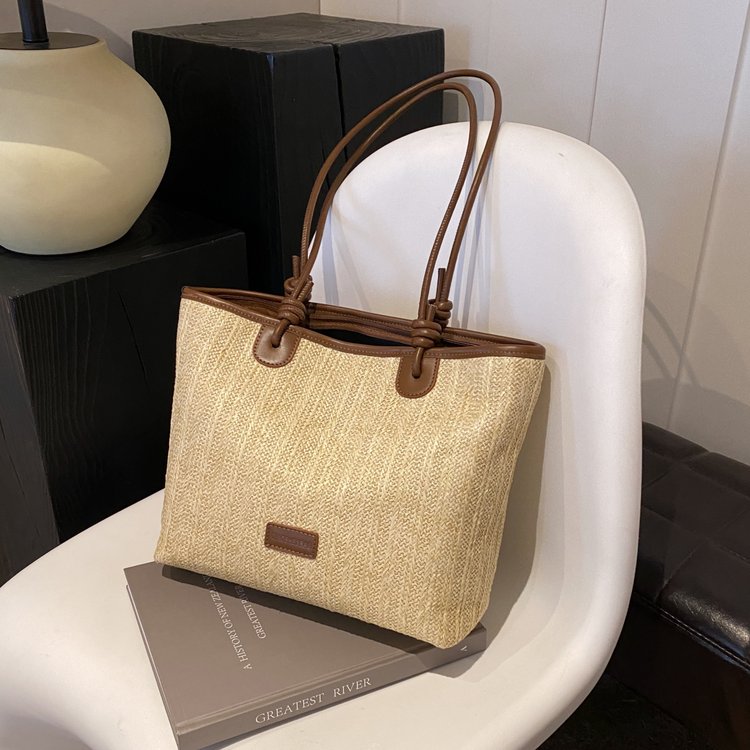 Large capacity bag for women 2024 spring and summer simple woven handbag commuter fashion beach straw bag tote bag