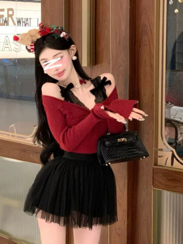 Fake two-piece lace spliced ​​off-shoulder long-sleeved T-shirt for women in autumn pure lust style slim-fitting bottoming shirt short top