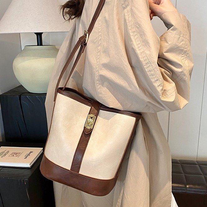 High-end large-capacity spliced ​​armpit bucket bag women's bag 2024 new autumn hot style single shoulder cross-body tote bag